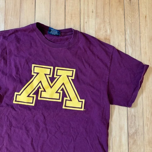 Minnesota gophers short sleeve tshirt - Picture 2 of 4